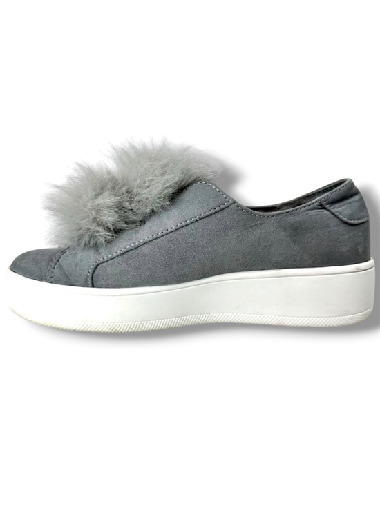 Steve Madden Bryanne Pom Pom Platform Sneakers Faux Fur Gray Size 7.5 - Picture 3 of 12